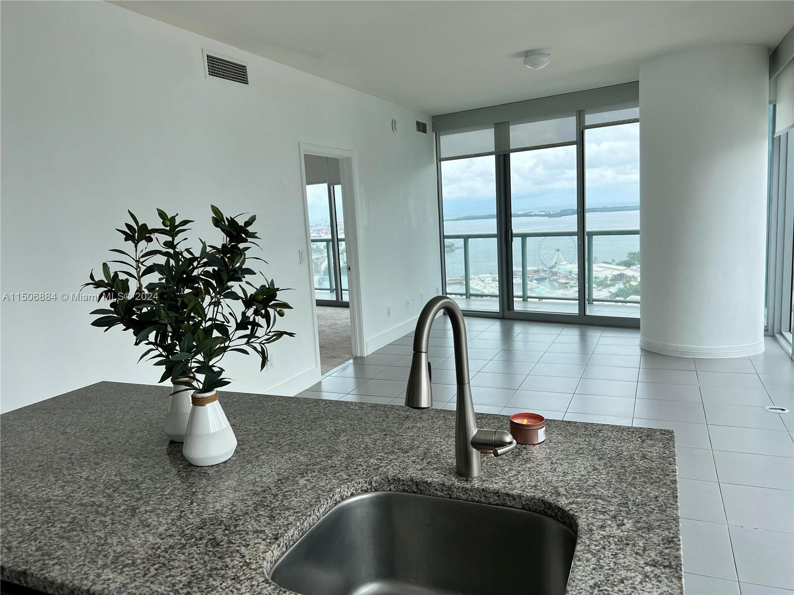888 Biscayne Blvd # 3001