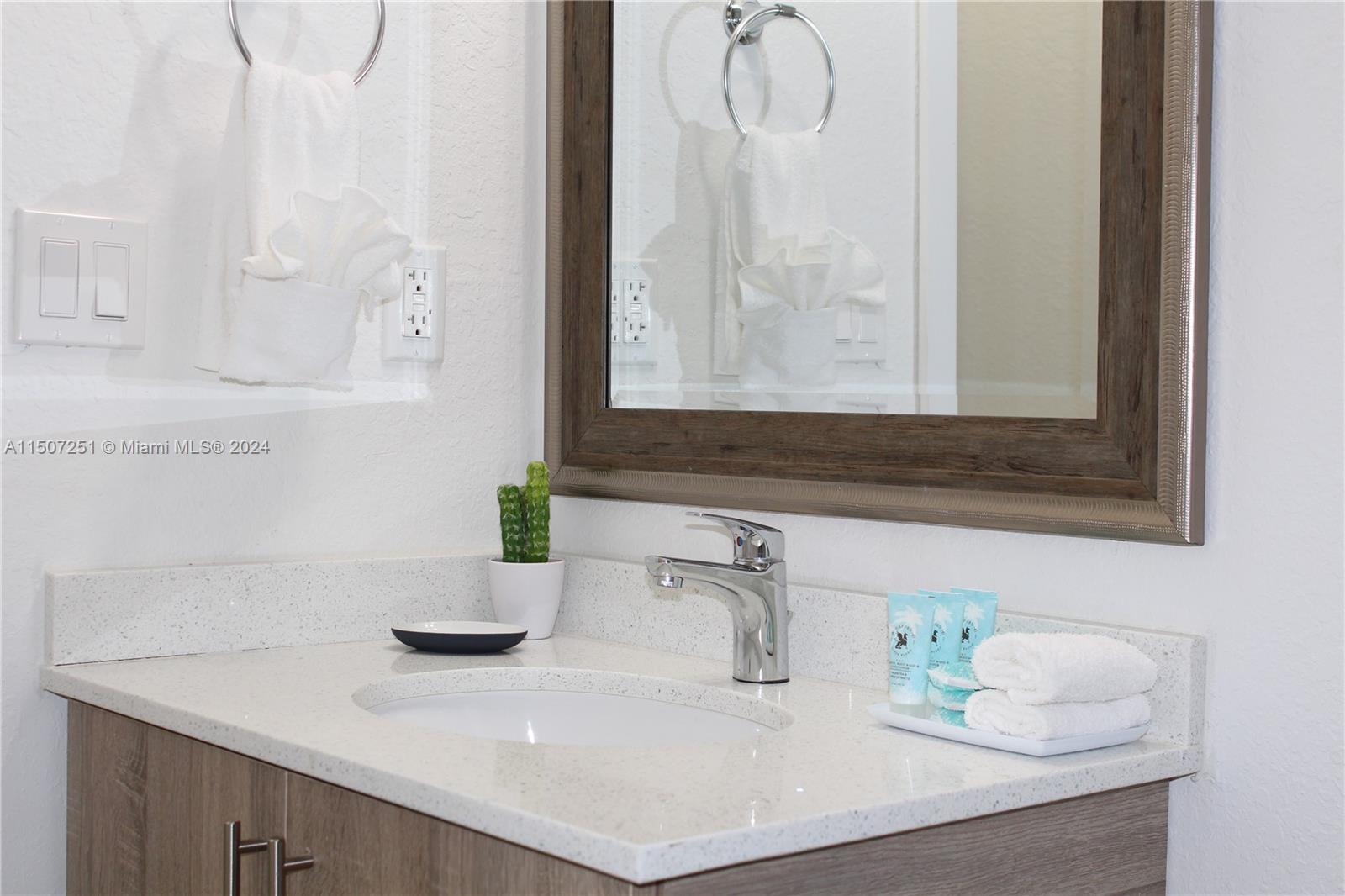 971 W Flagler St # 15