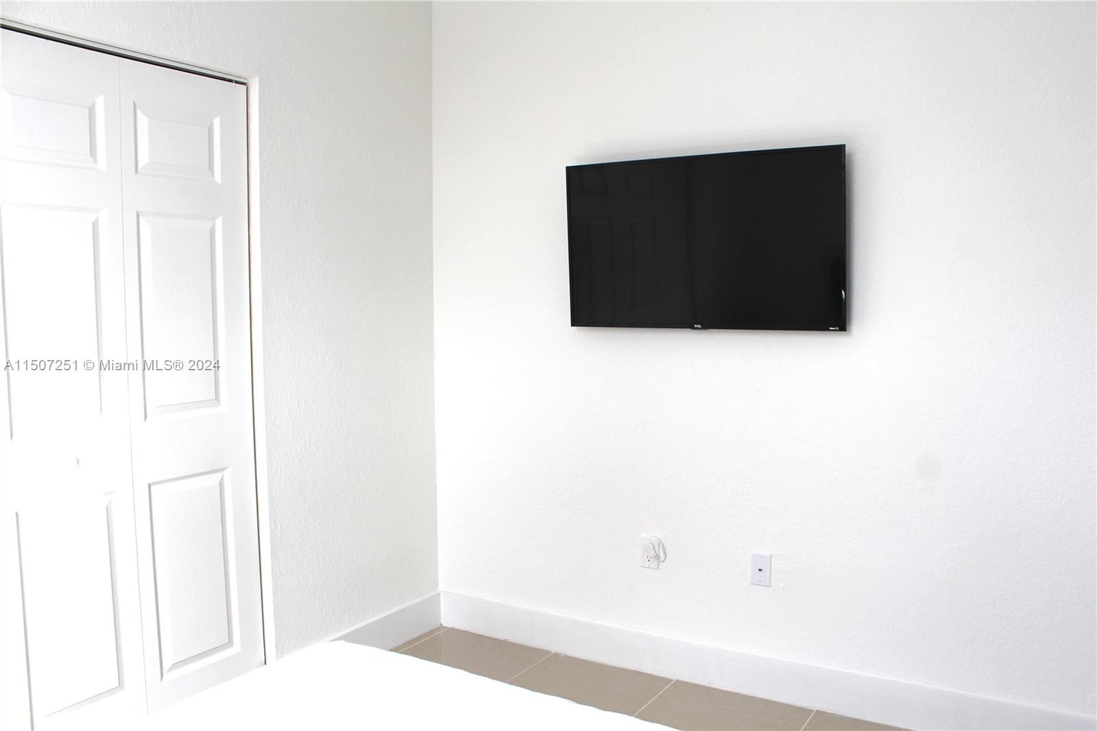 971 W Flagler St # 15