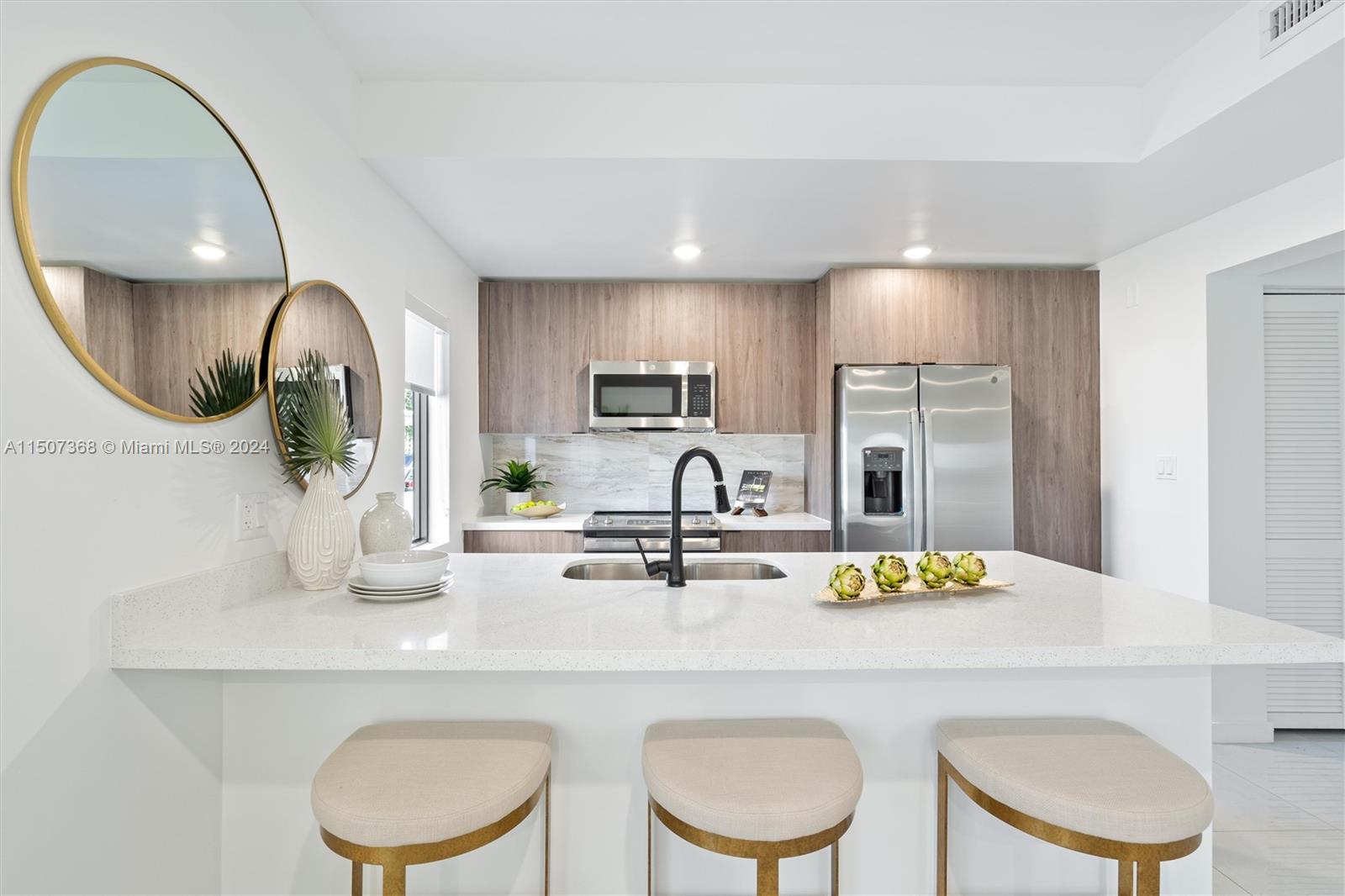 320 NW 13 CT