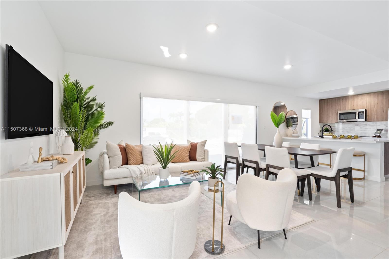 320 NW 13 CT
