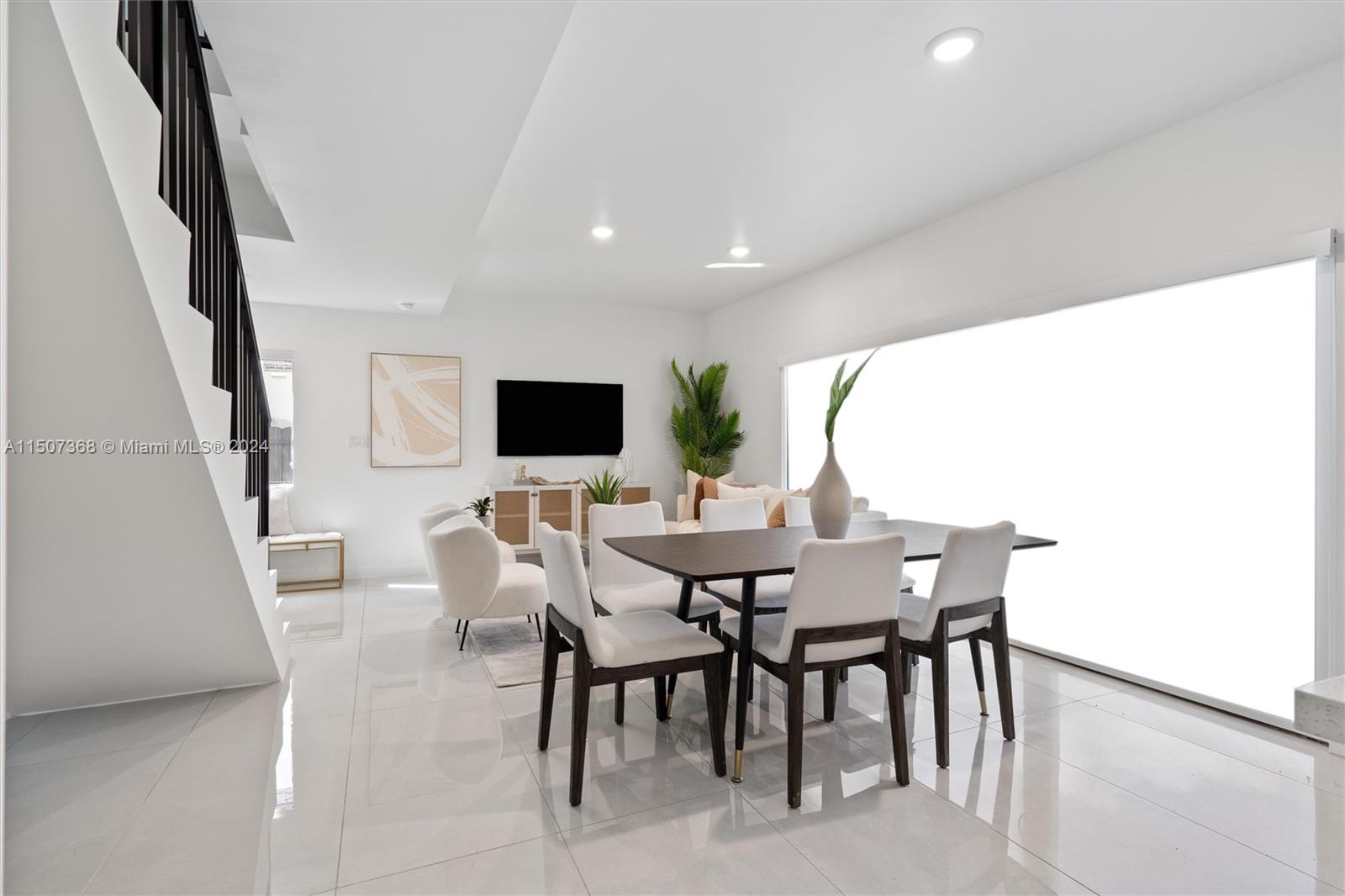 320 NW 13 CT