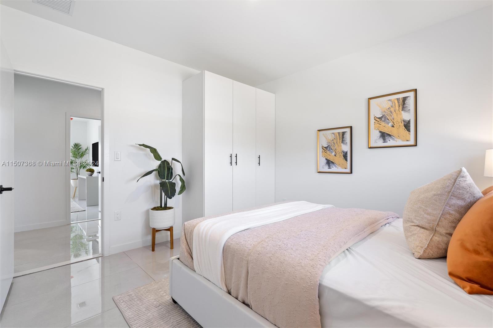 320 NW 13 CT