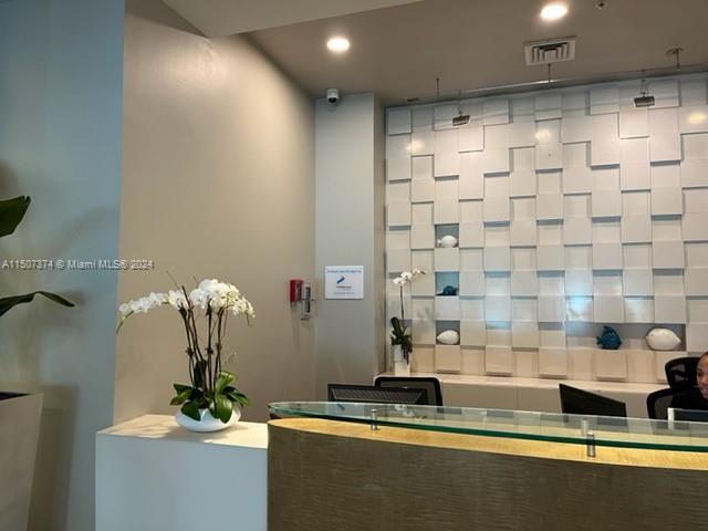1900 N Bayshore Dr # 2308