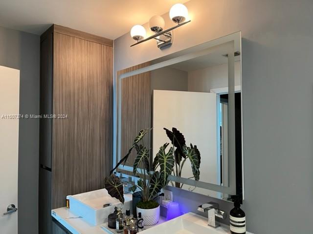 1900 N Bayshore Dr # 2308