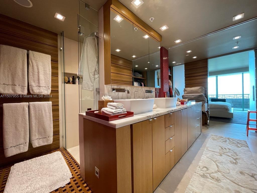 3400 SW 27th Ave # 702