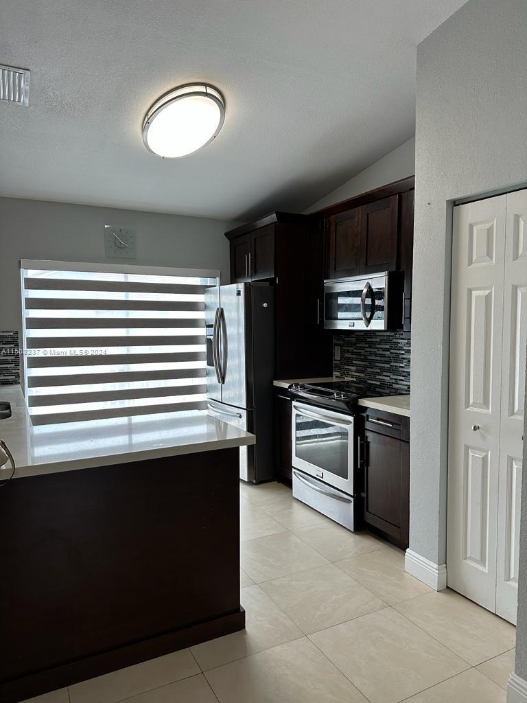 7040 NW 173rd Dr # 1706