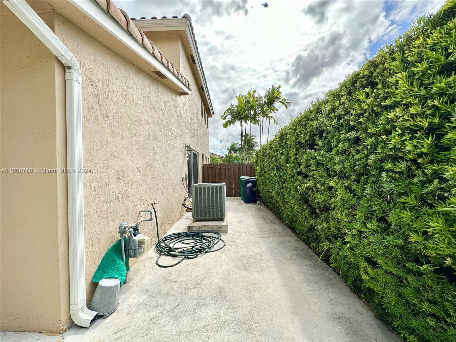 15785 SW 90th Ter