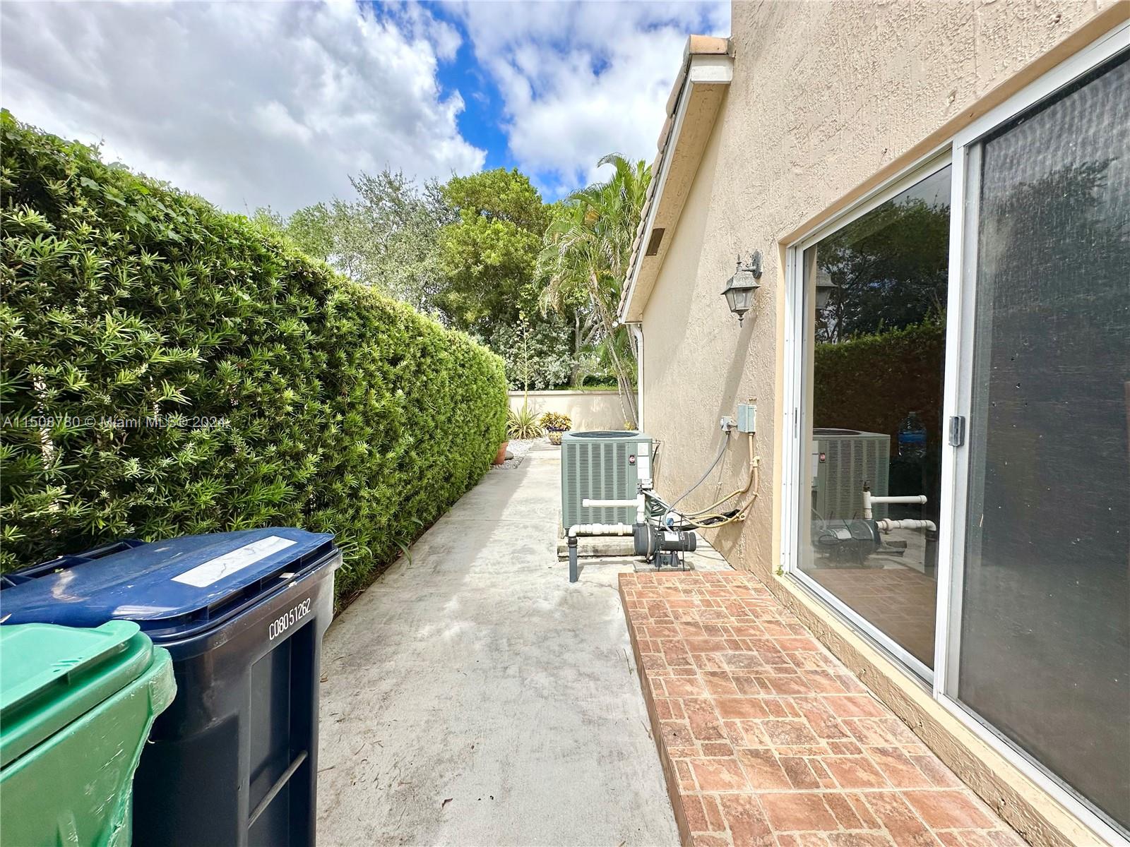 15785 SW 90th Ter