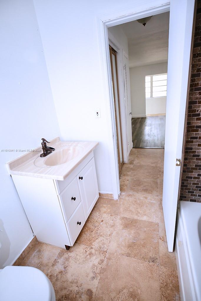 1400 NE 191st St Unit: 310