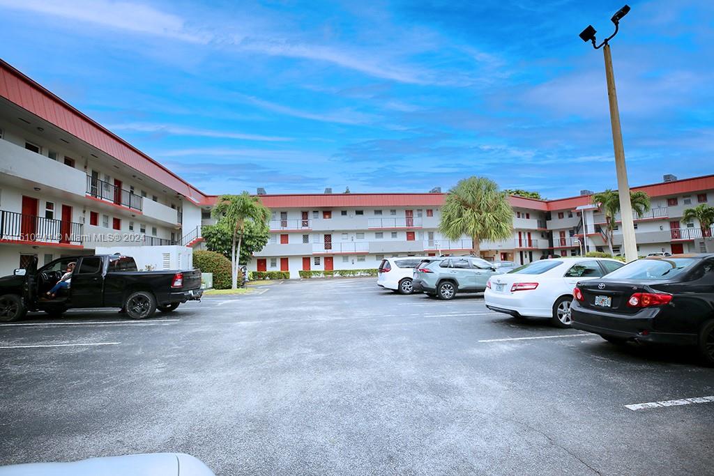 1400 NE 191st St Unit: 310