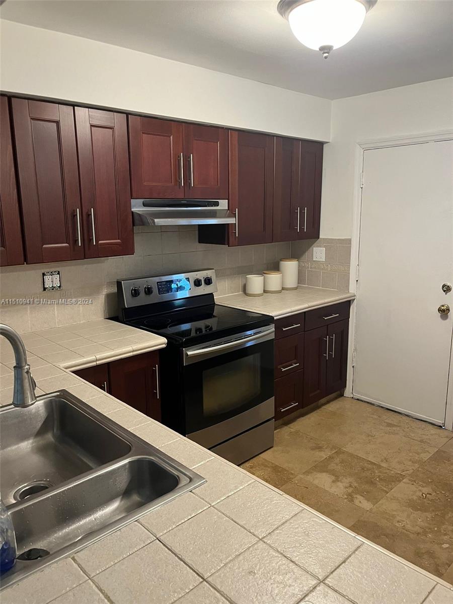 1400 NE 191st St Unit: 310