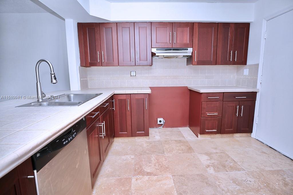1400 NE 191st St Unit: 310