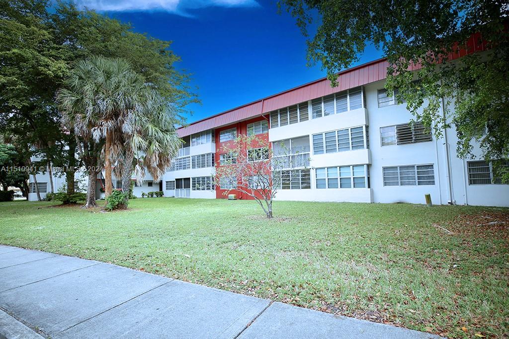 1400 NE 191st St Unit: 310