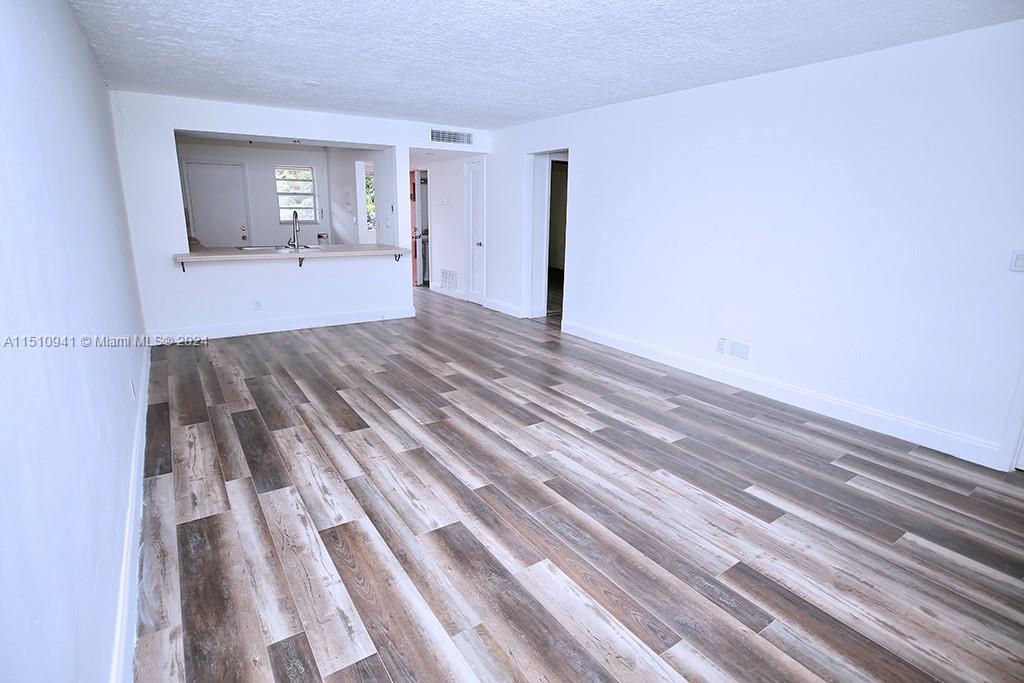 1400 NE 191st St Unit: 310