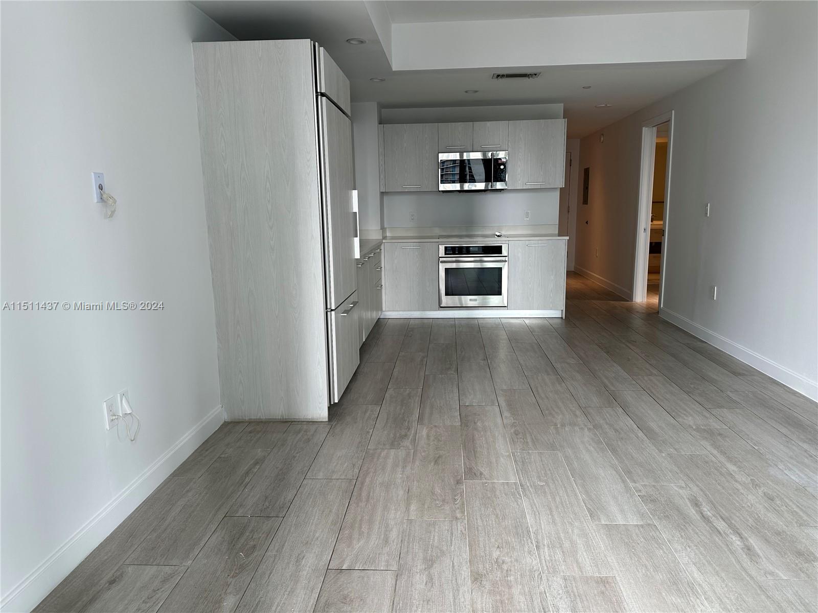 45 SW 9th St # 1004