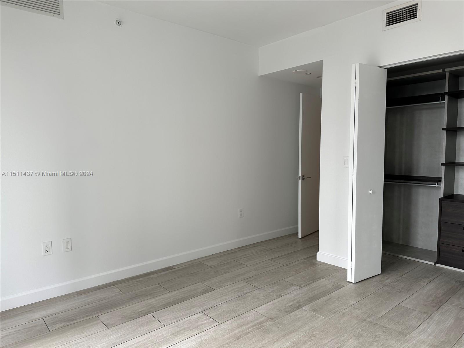45 SW 9th St # 1004