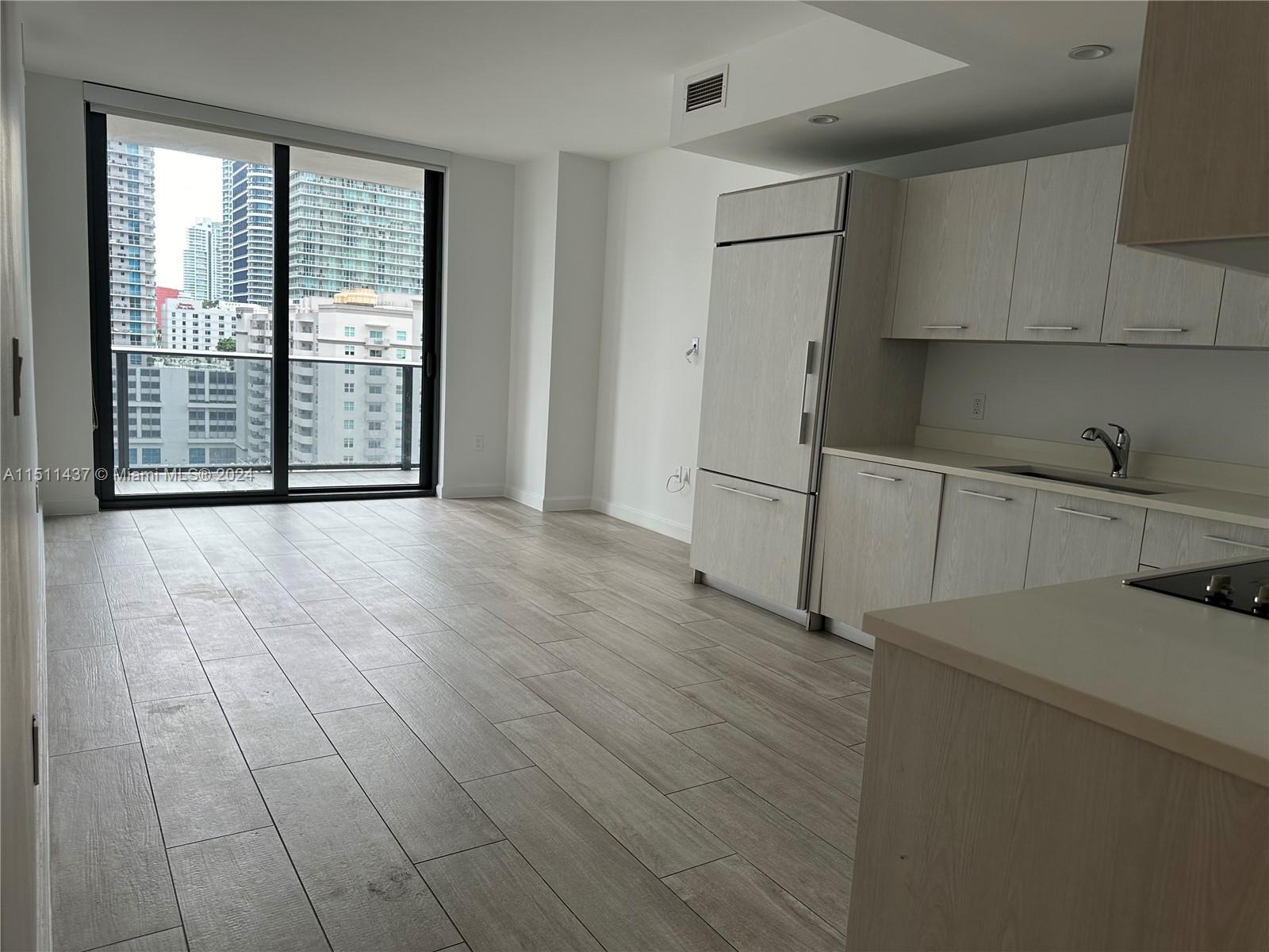 45 SW 9th St # 1004