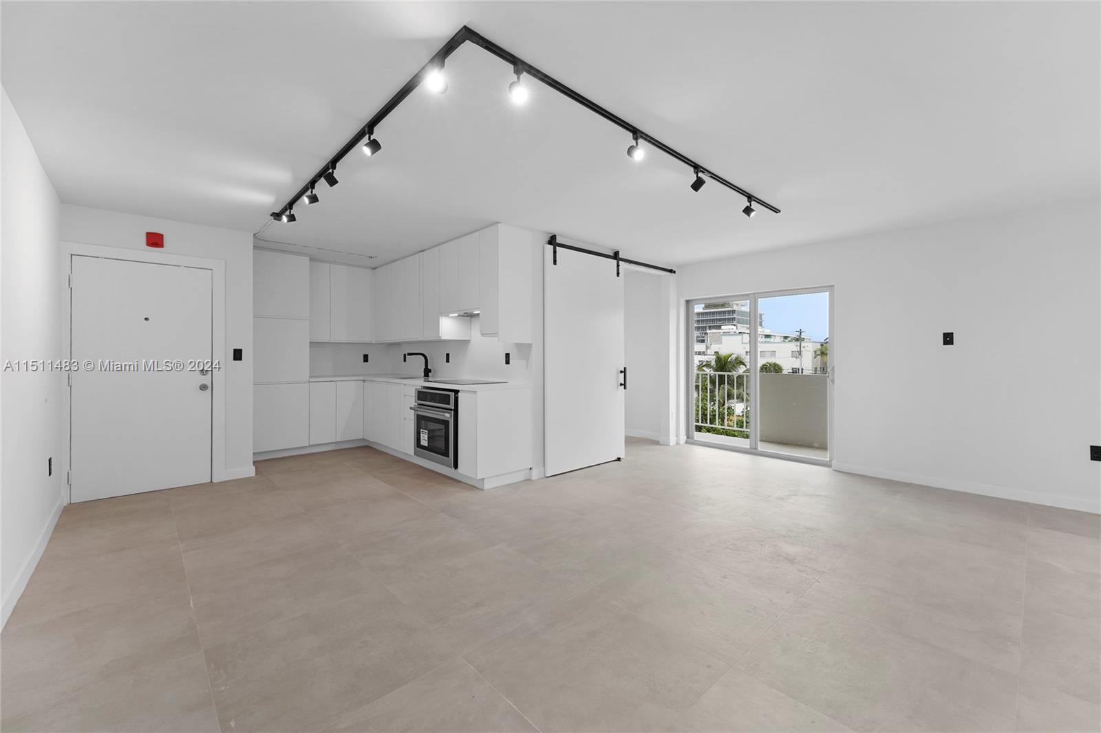 240 Collins Ave # 4A