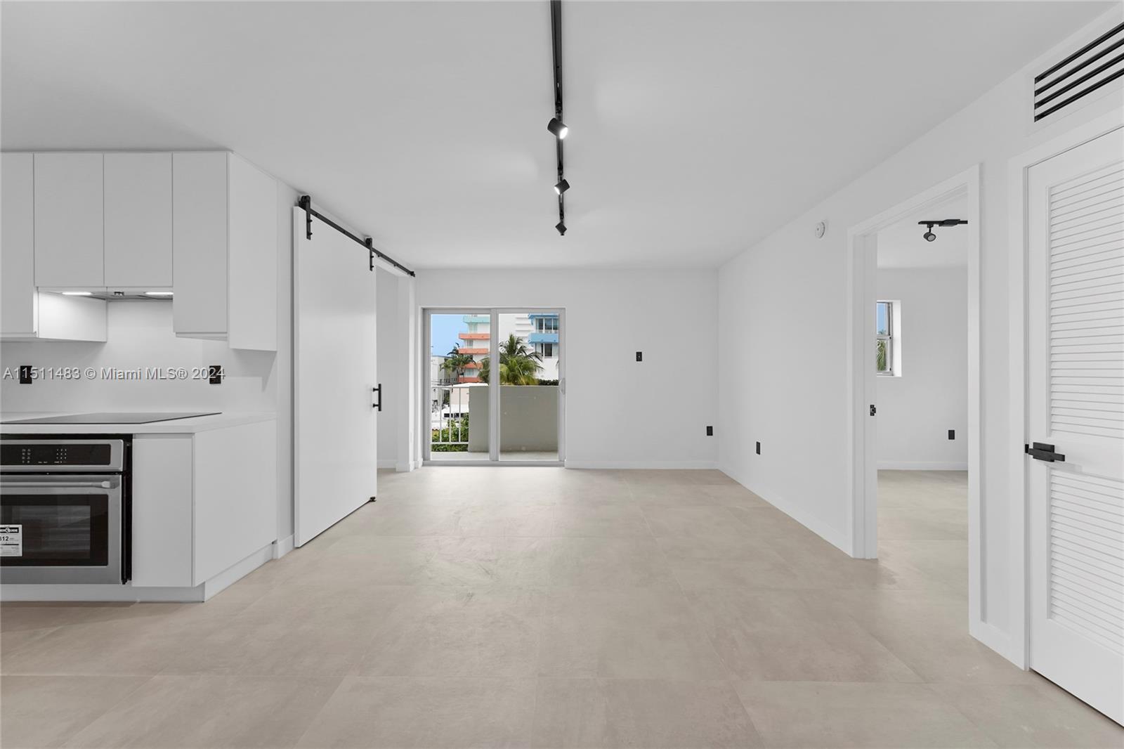 240 Collins Ave # 4A