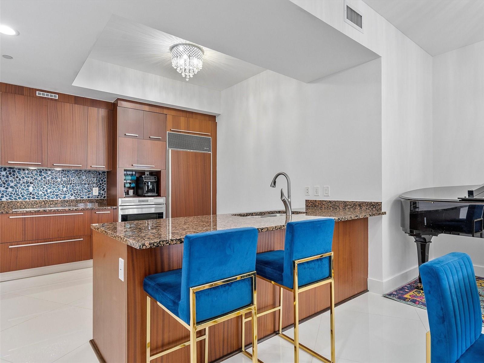 15901 Collins Ave # 2607