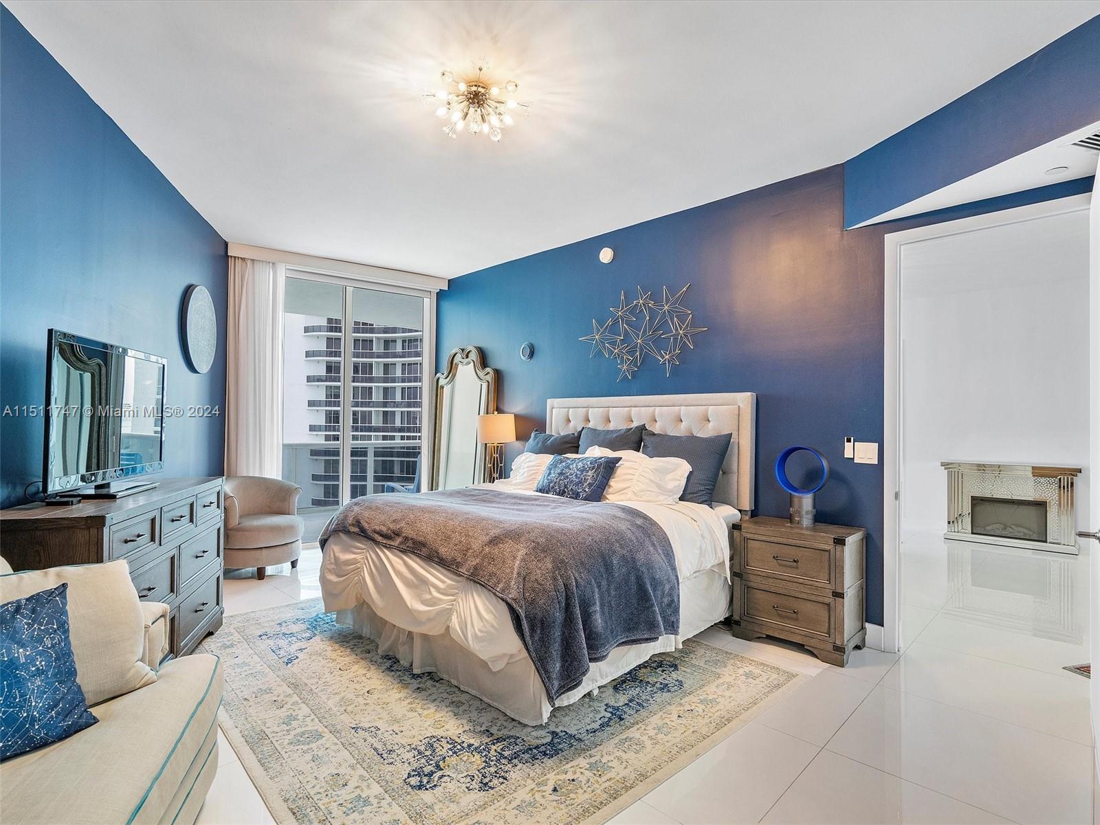 15901 Collins Ave # 2607