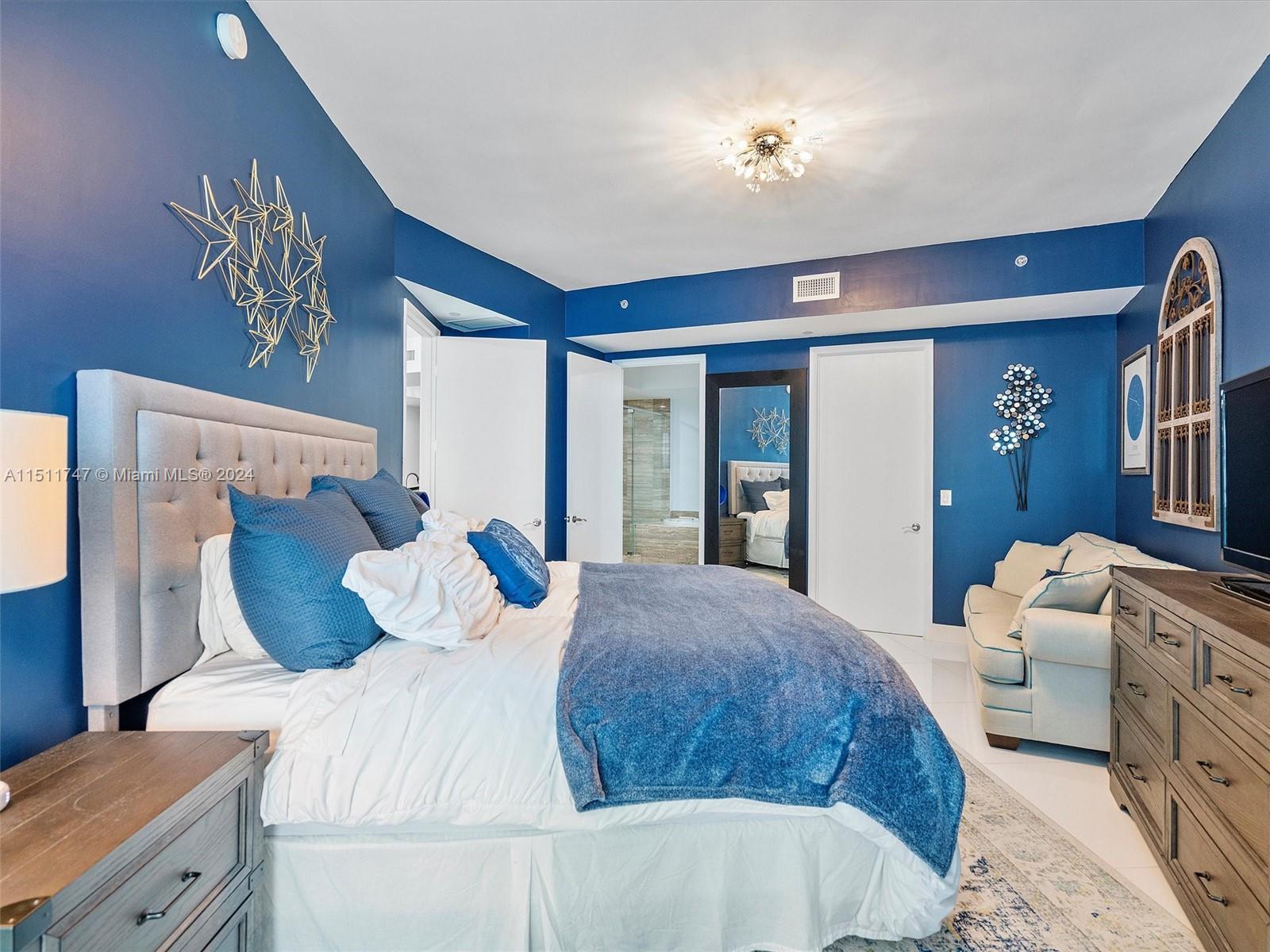 15901 Collins Ave # 2607