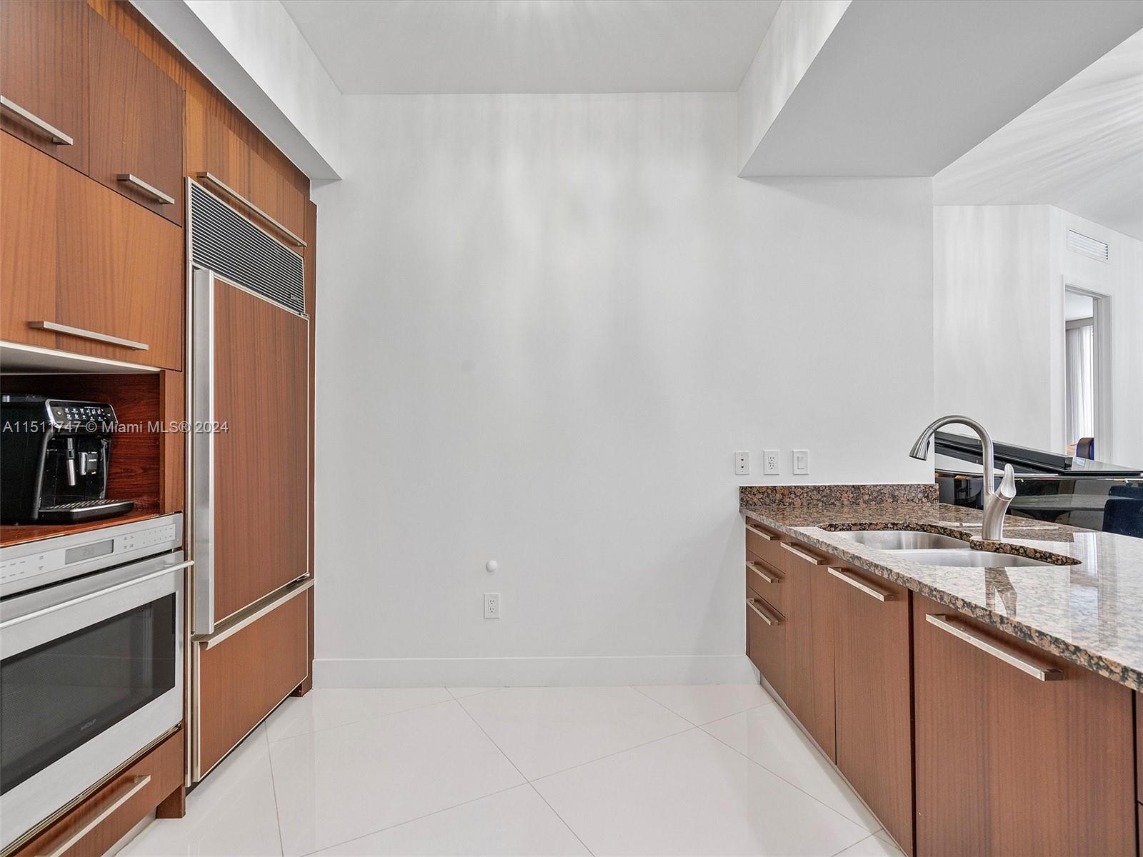 15901 Collins Ave # 2607