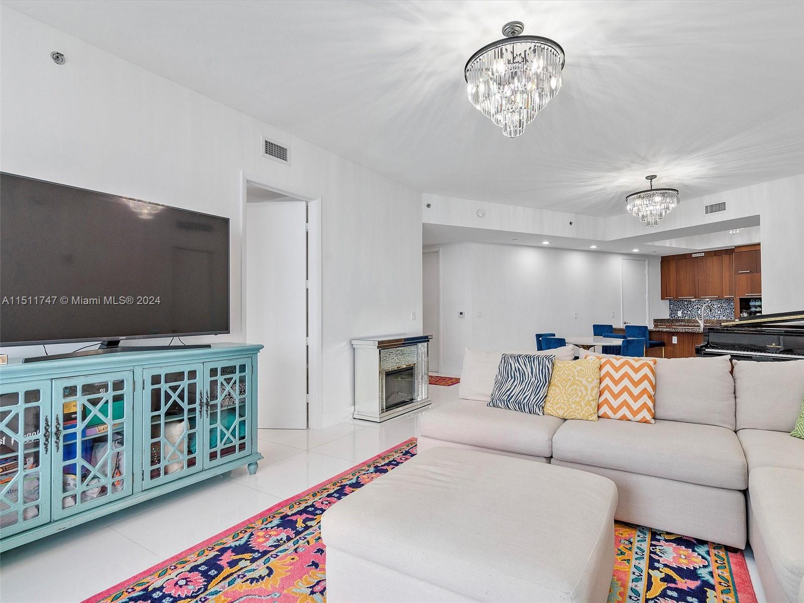 15901 Collins Ave # 2607