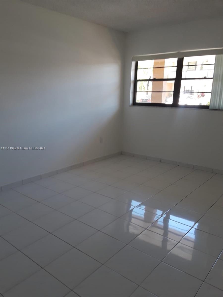 18290 Mediterranean Blvd # 5 Unit: 2-5