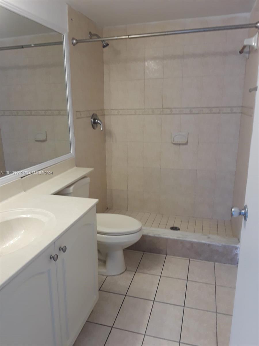 18290 Mediterranean Blvd # 5 Unit: 2-5