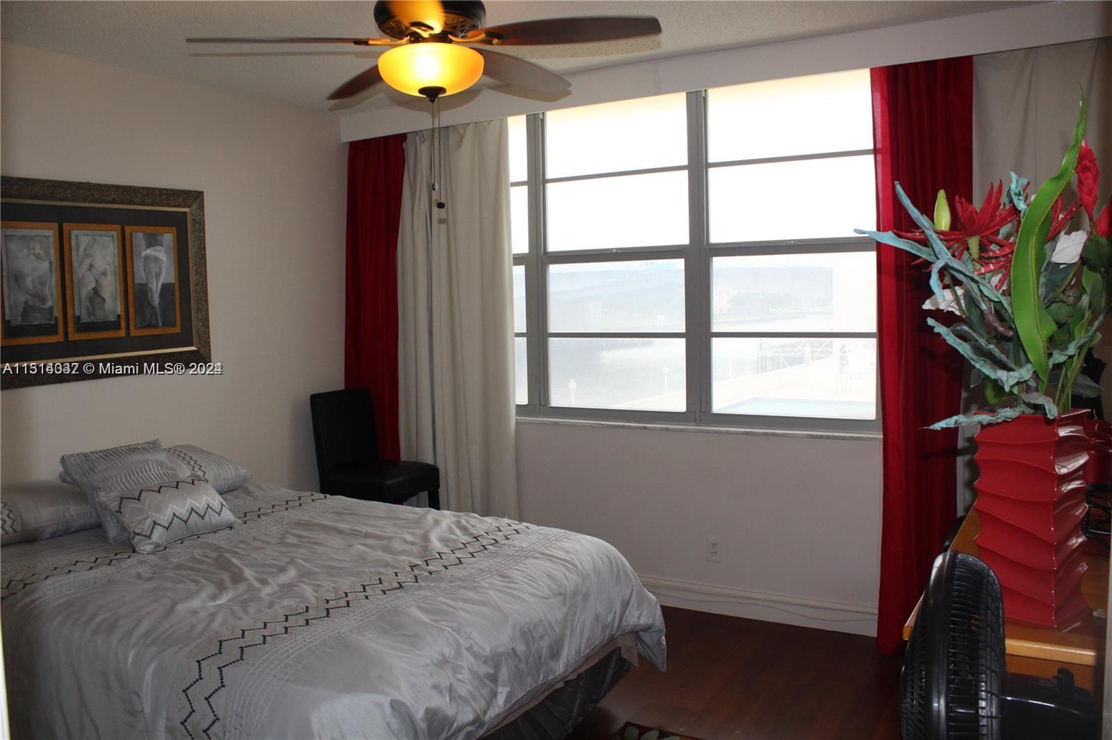 1817 S Ocean Dr # 220