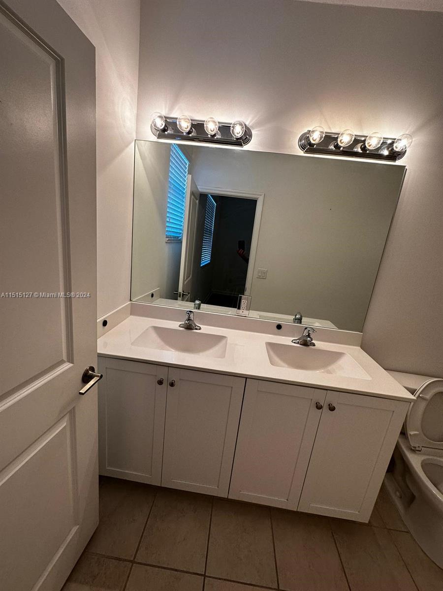 11245 SW 249th St # 11245