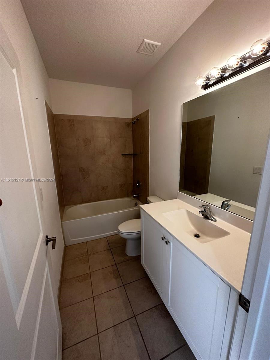 11245 SW 249th St # 11245