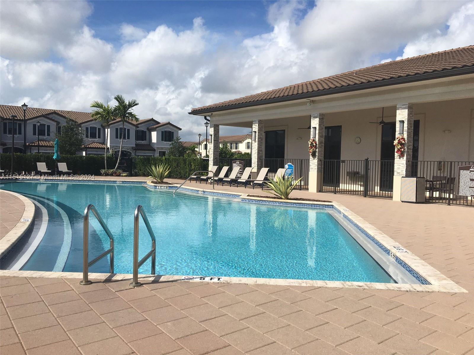 11245 SW 249th St # 11245