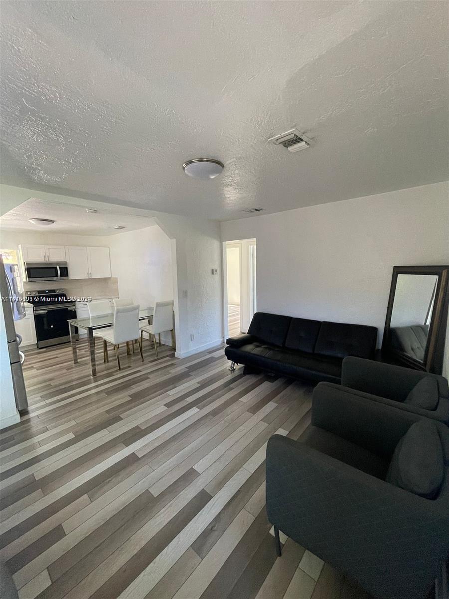2813 Dewey St # 1