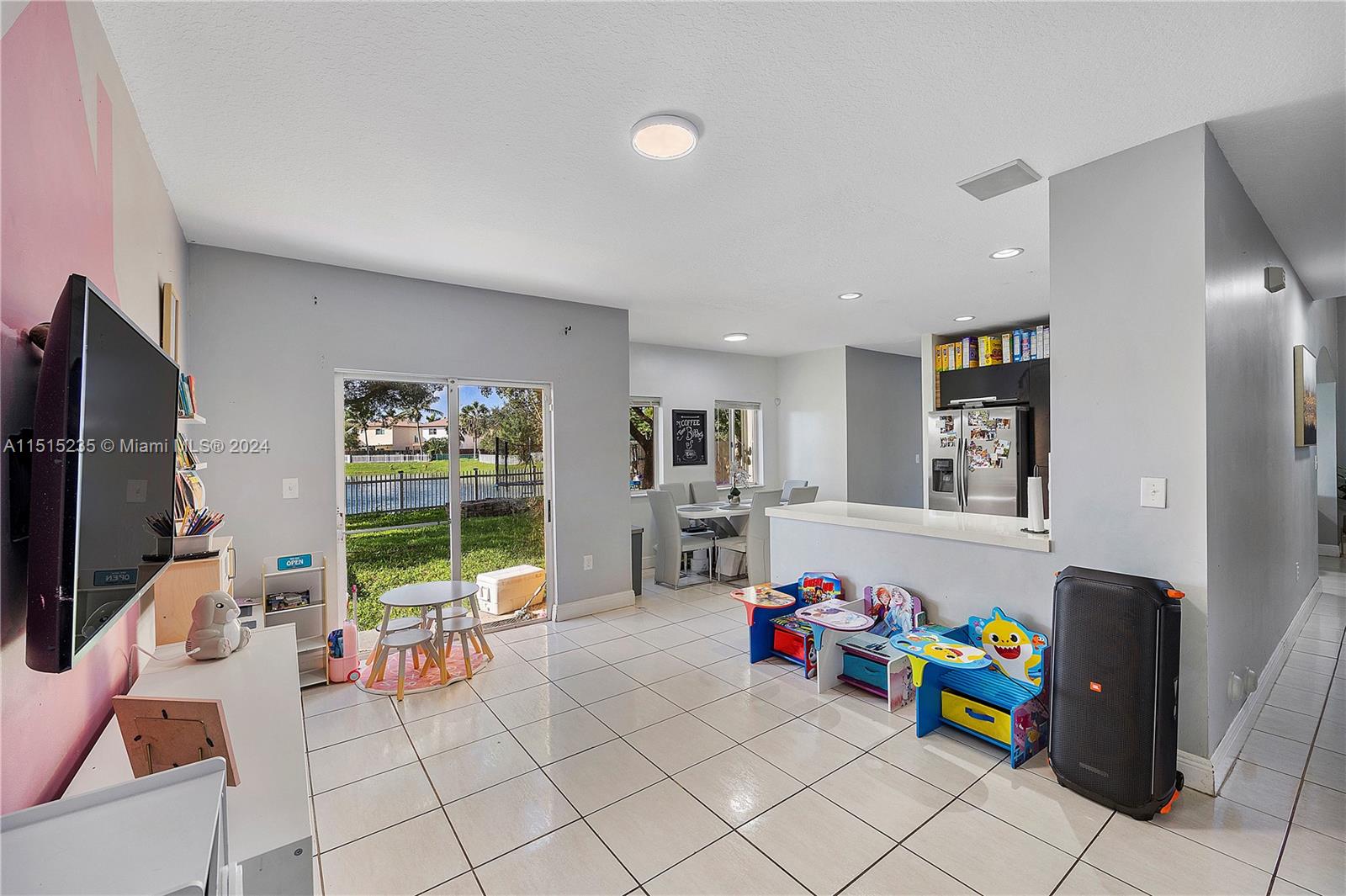 2734 NE 41st Rd