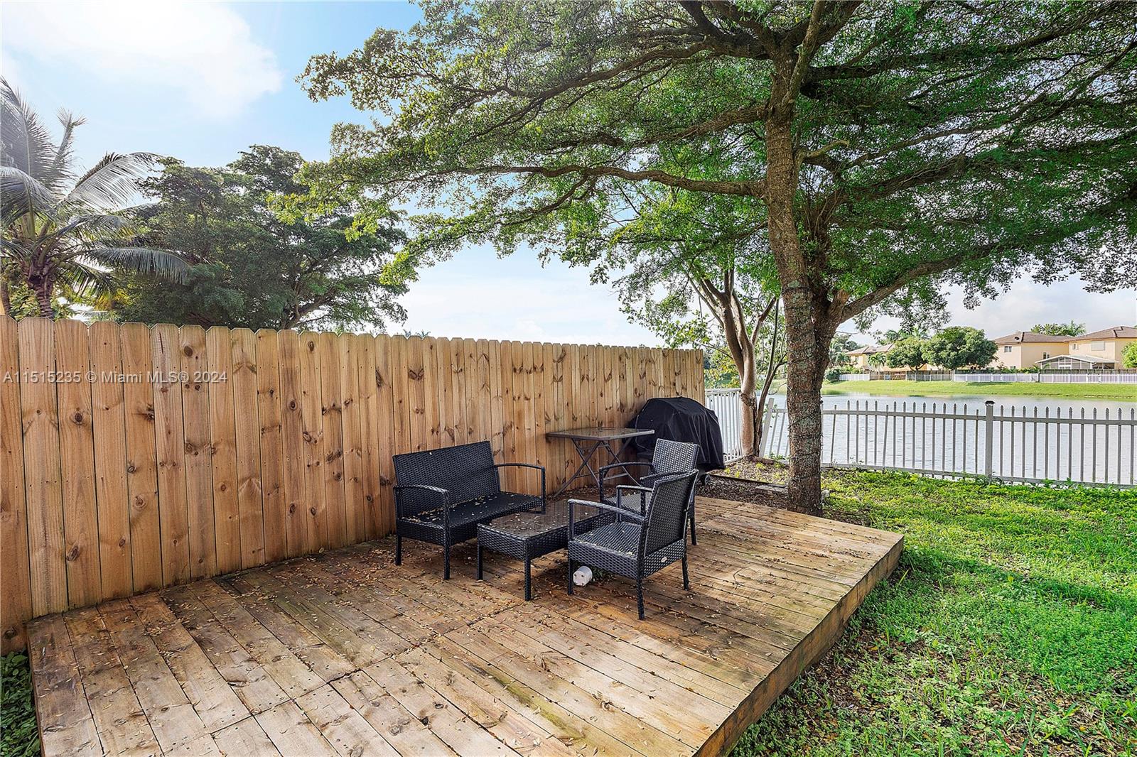 2734 NE 41st Rd