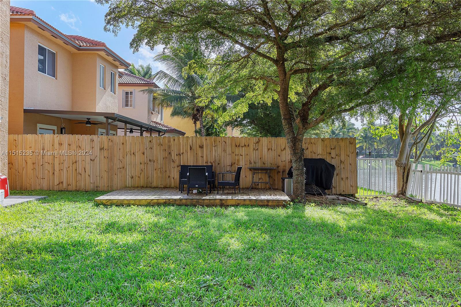 2734 NE 41st Rd