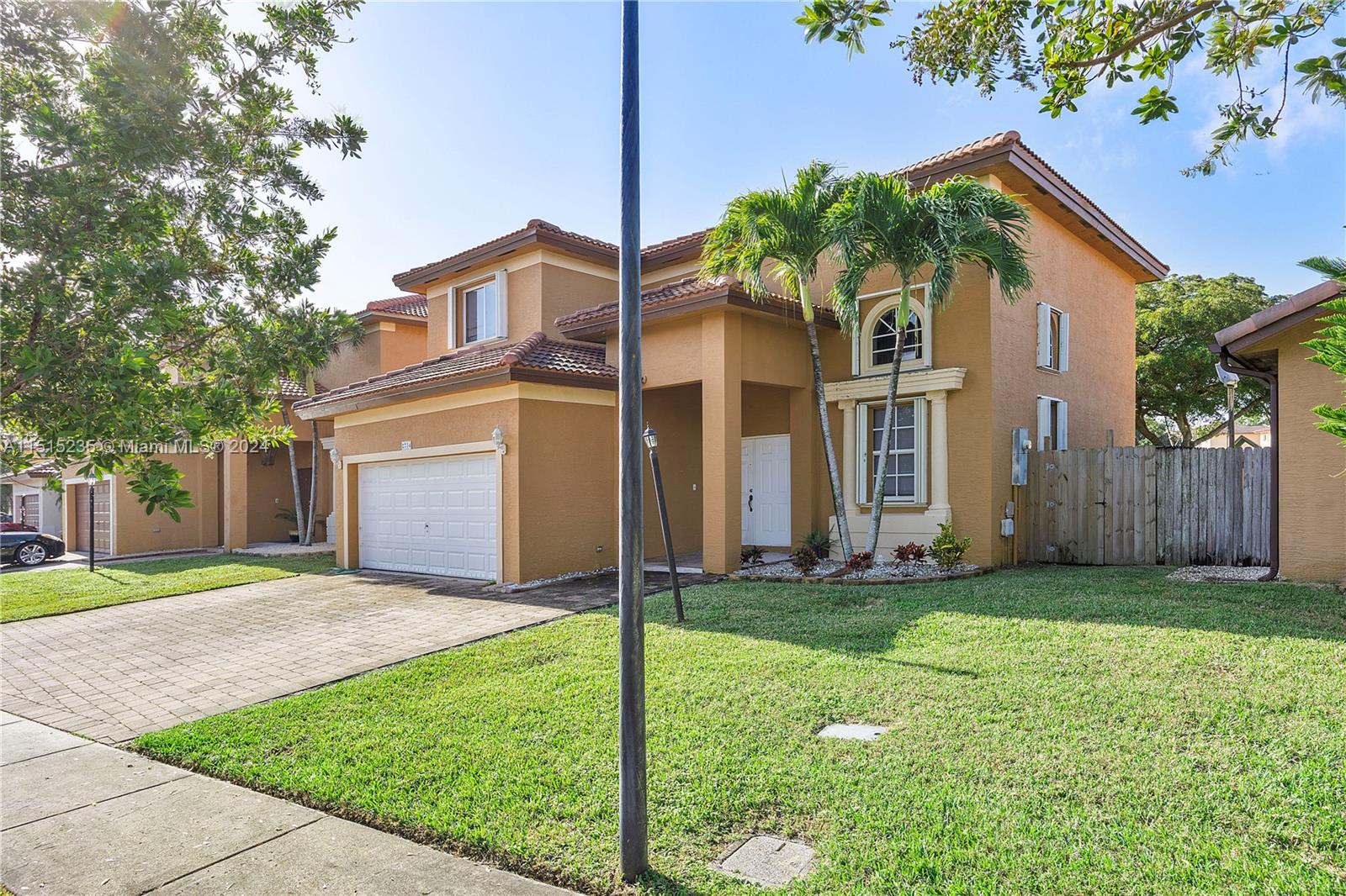 2734 NE 41st Rd