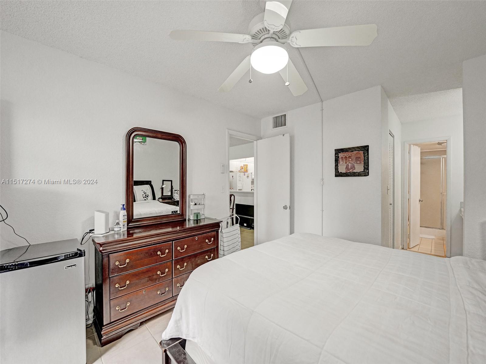 2571 Aragon Blvd # 117