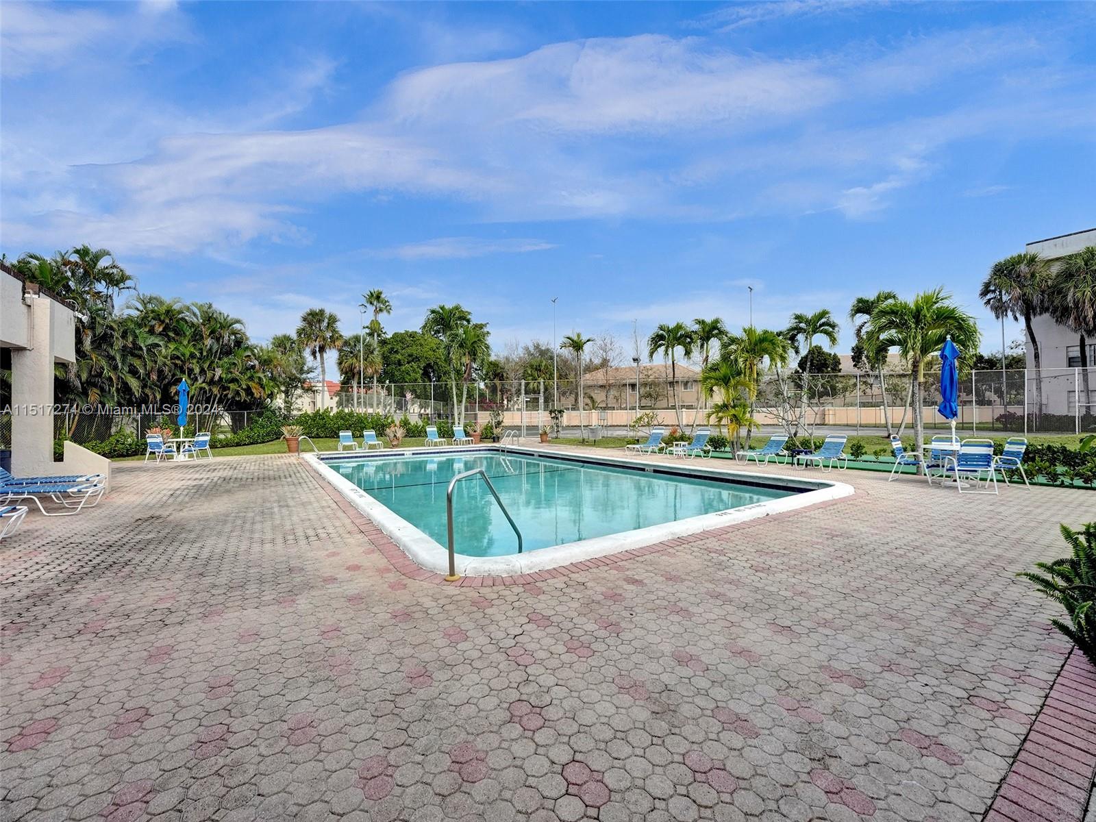 2571 Aragon Blvd # 117