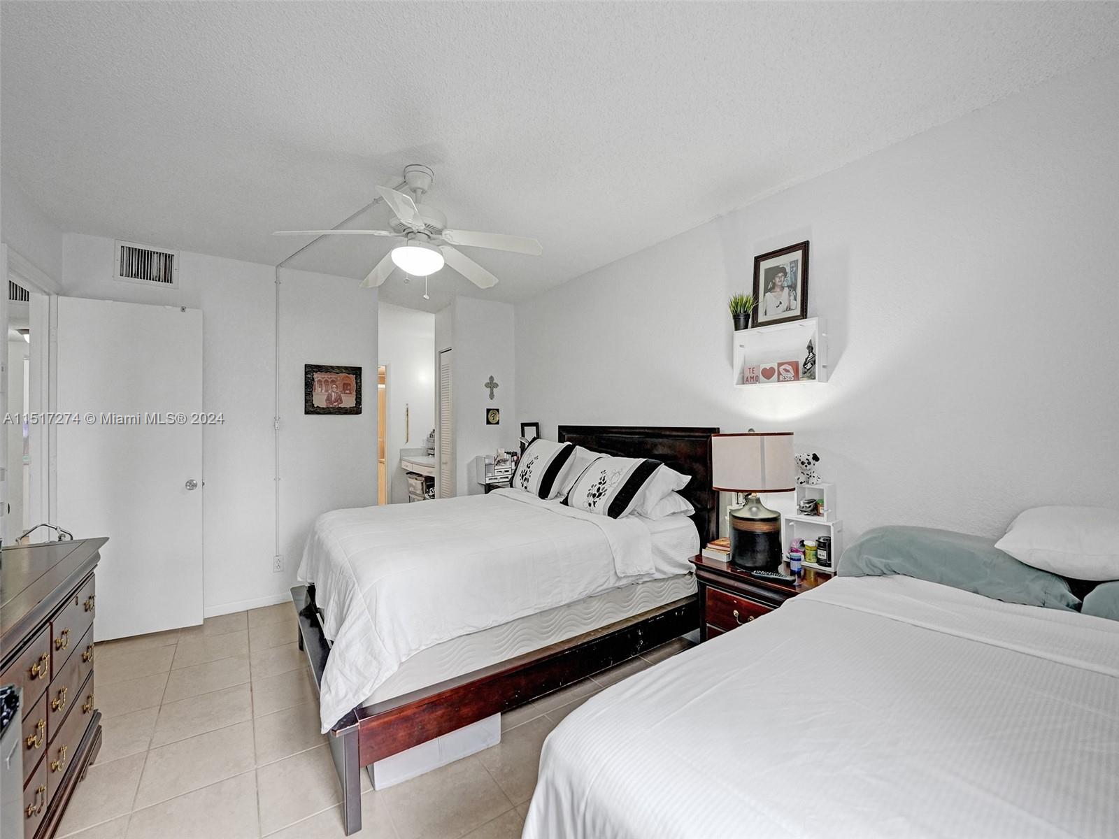 2571 Aragon Blvd # 117