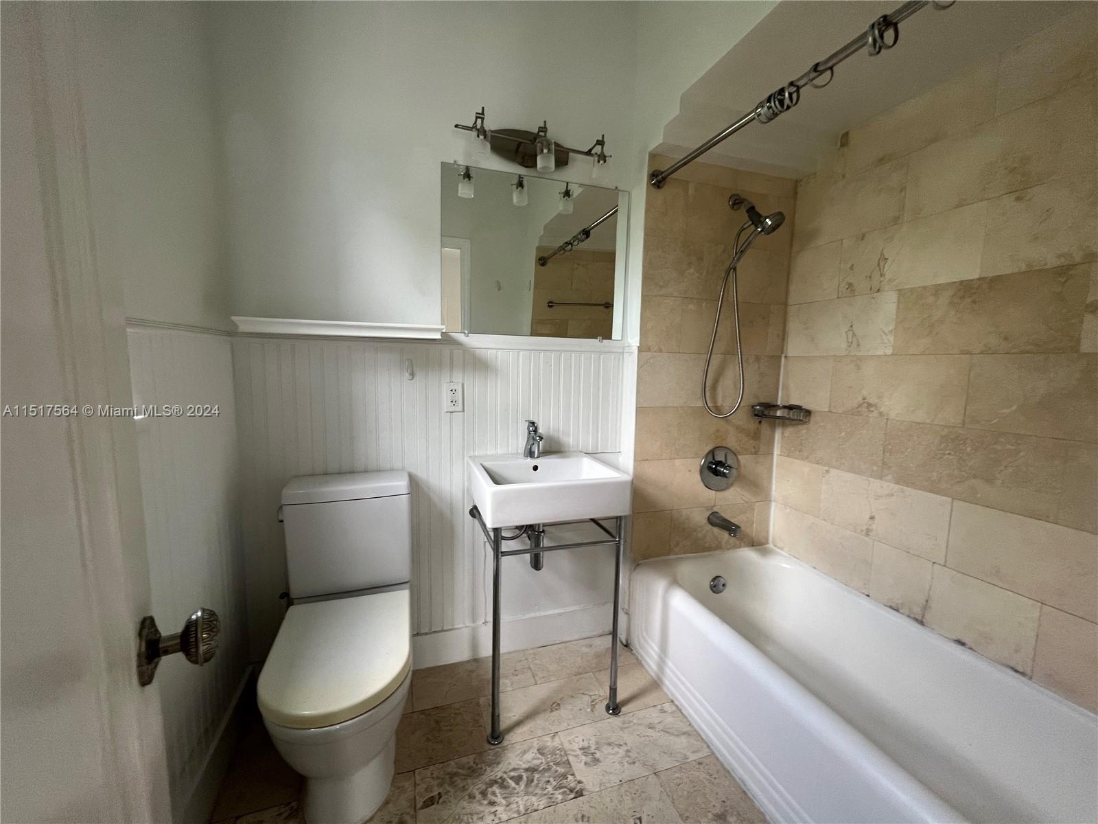 4035 N Meridian Ave # 302