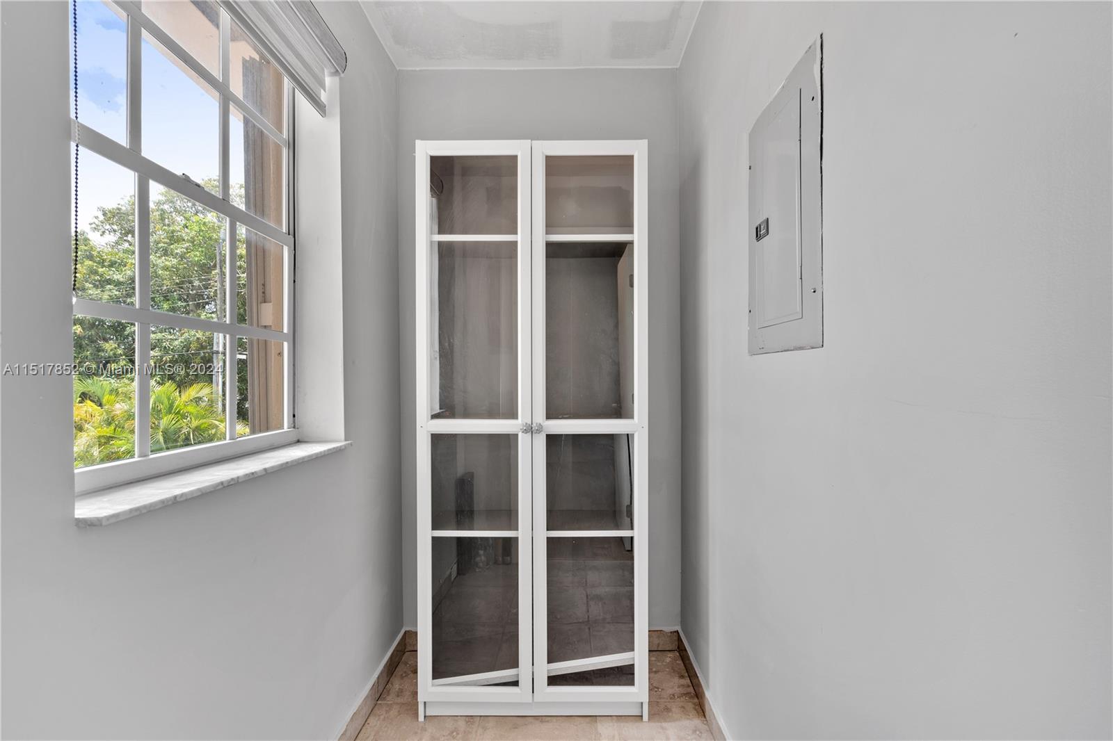 121 E 42nd St
