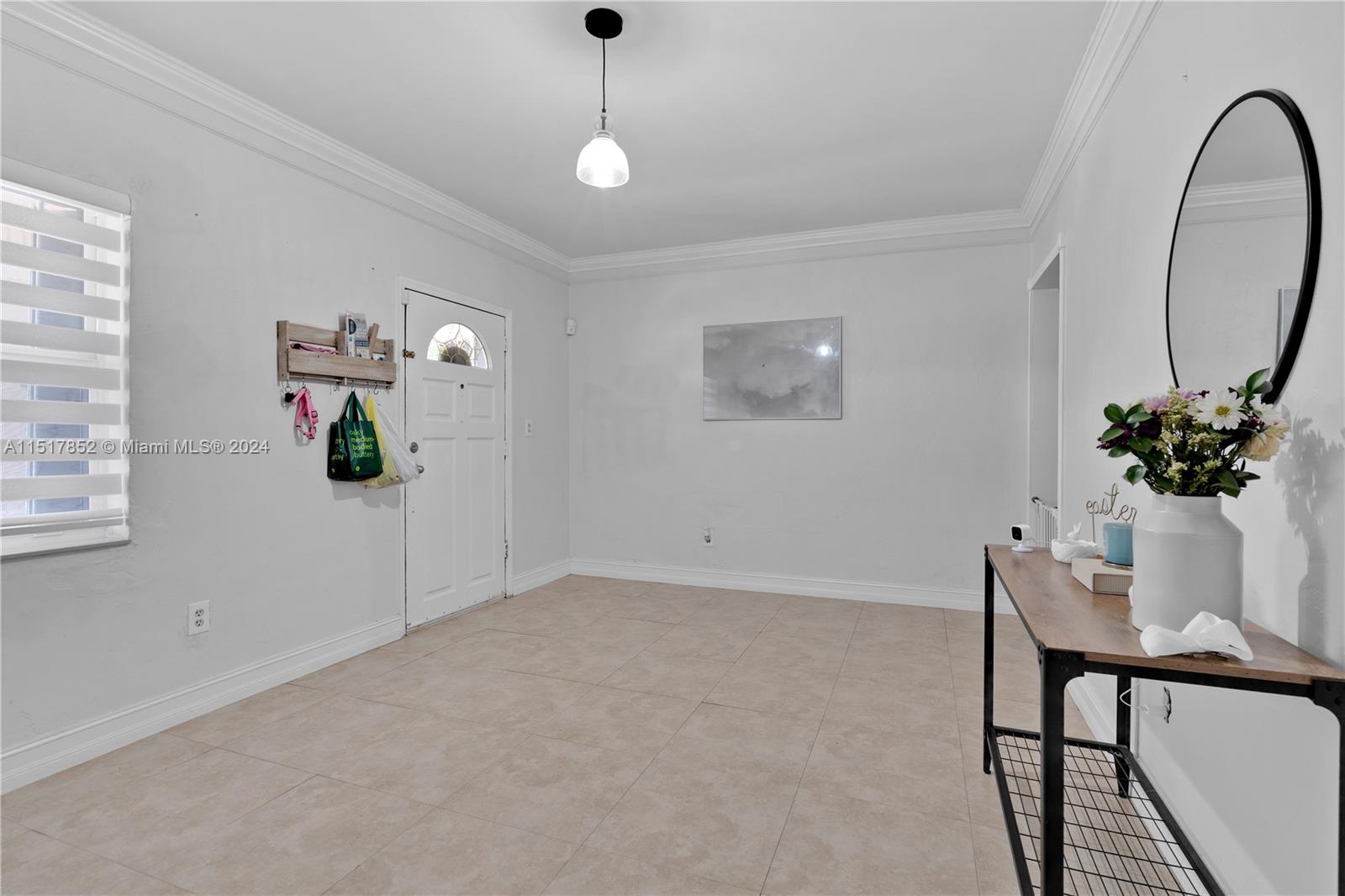 121 E 42nd St