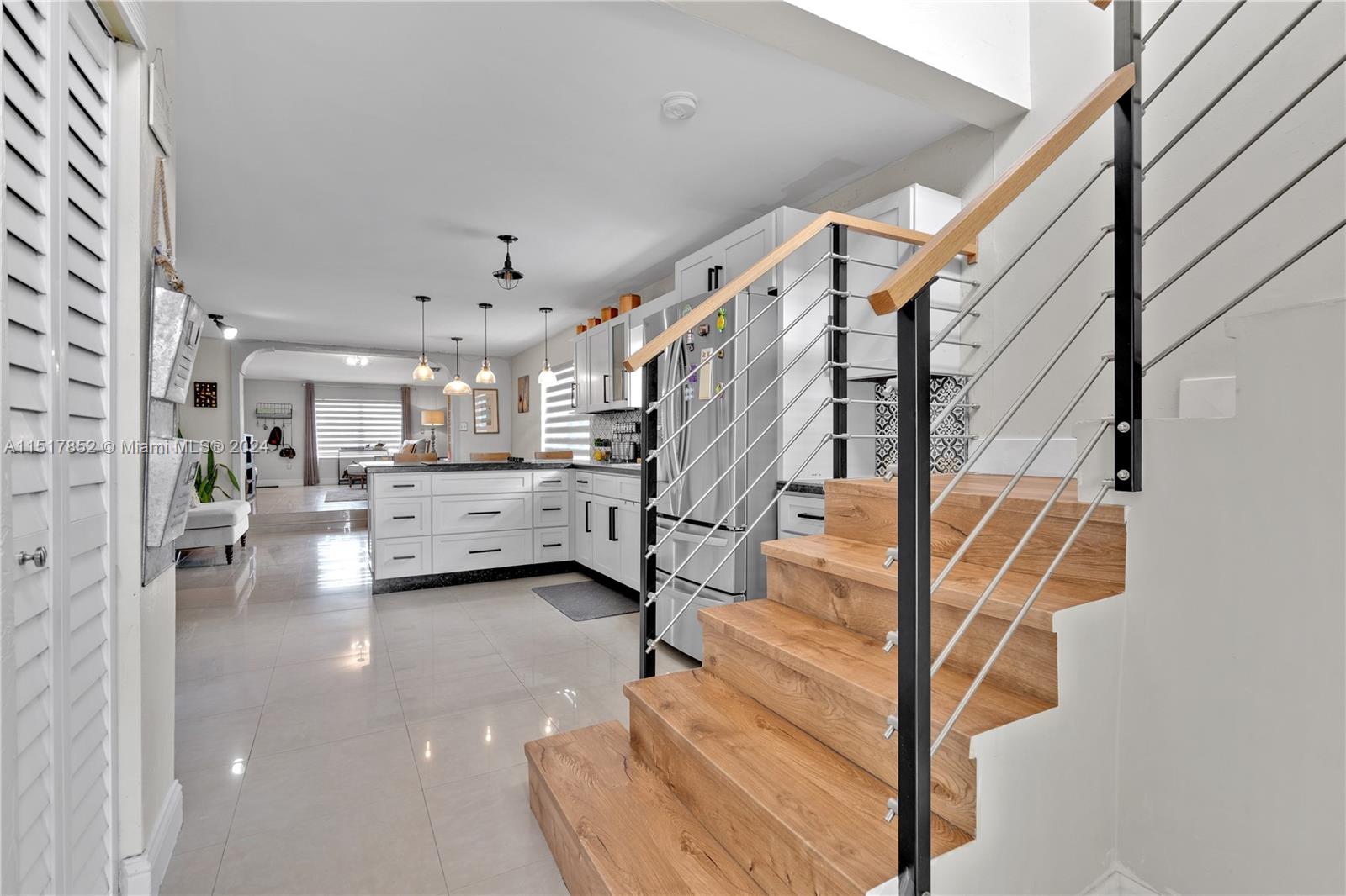 121 E 42nd St