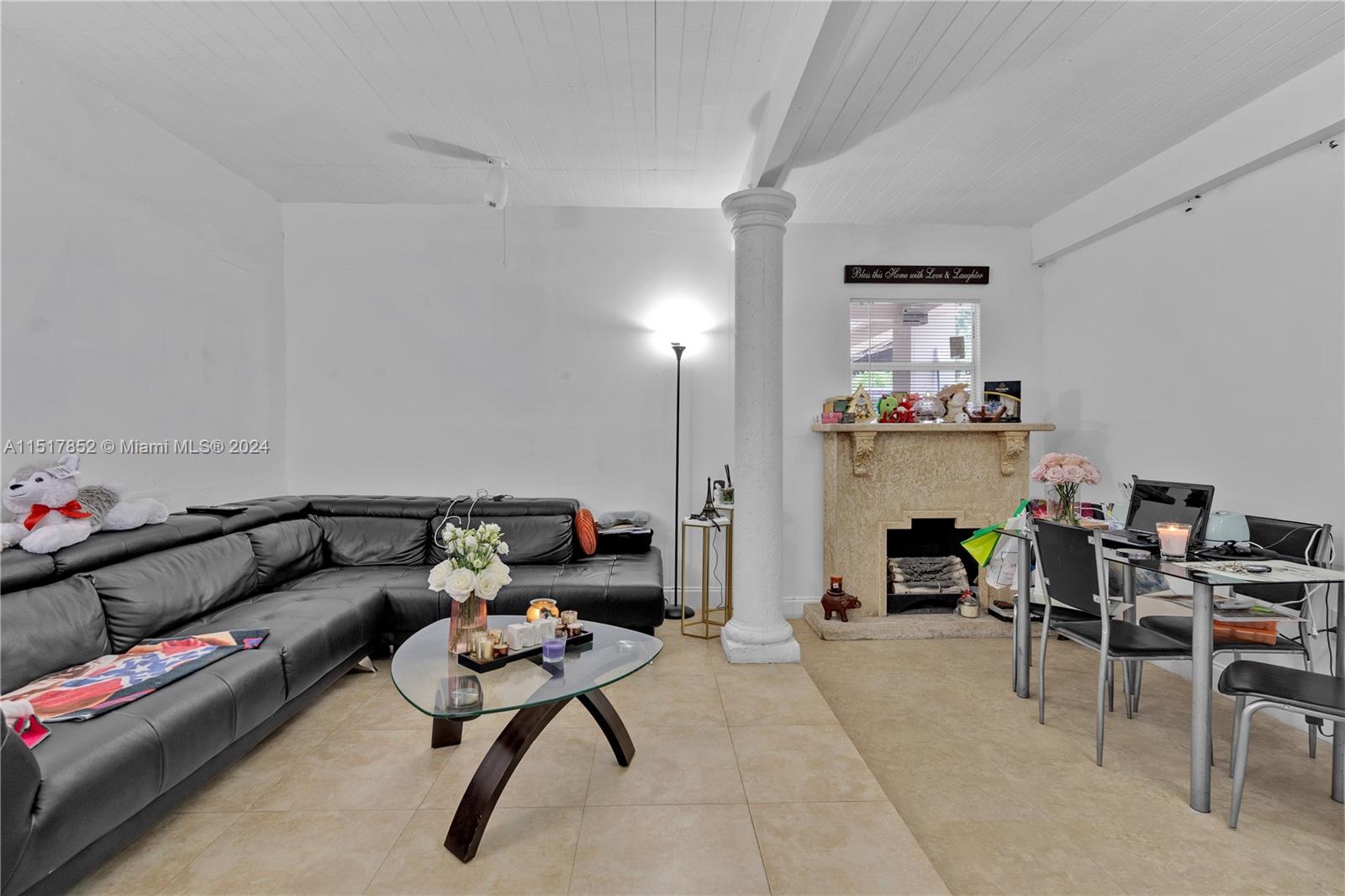 121 E 42nd St