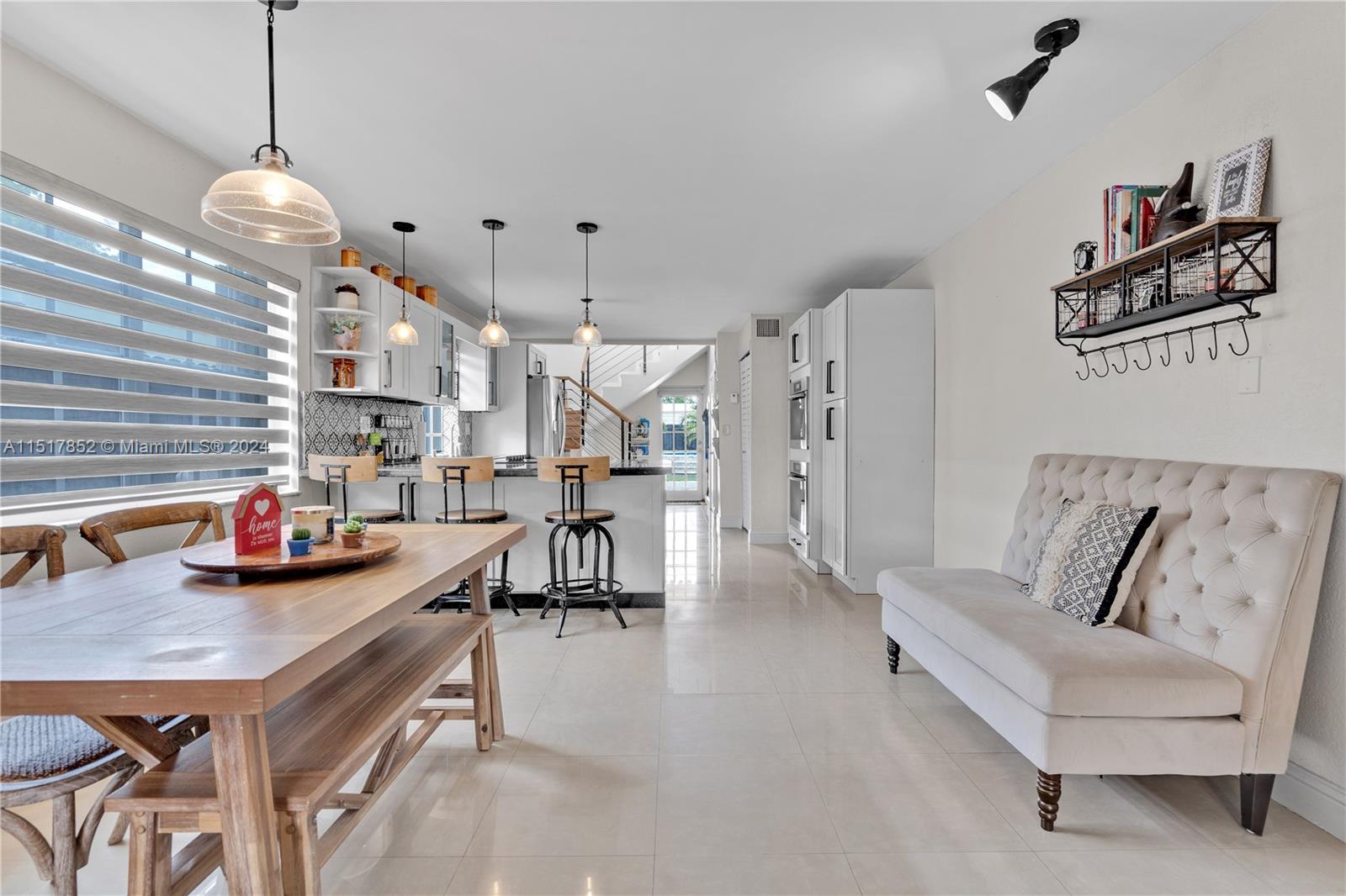 121 E 42nd St