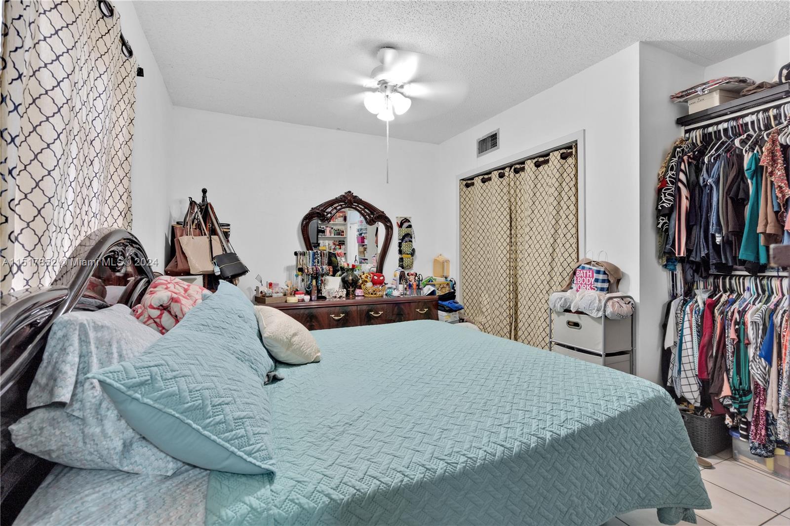 121 E 42nd St